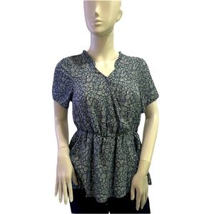 Bobeau Blue White  Floral NWT Sz Small Short Sleeve Gathered Waist Peplum Top